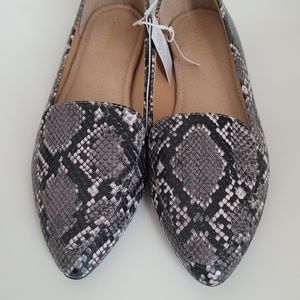 NWT Old Navy Shoes Faux-Leather Snakeskin Pointy-Toe Loafers, Size 8
